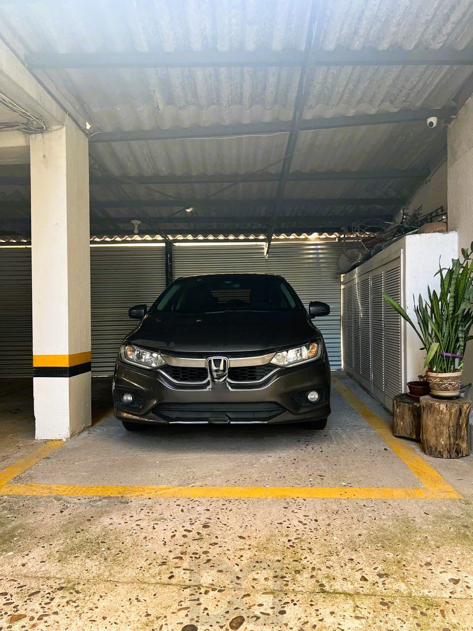 Vaga de garagem coberta