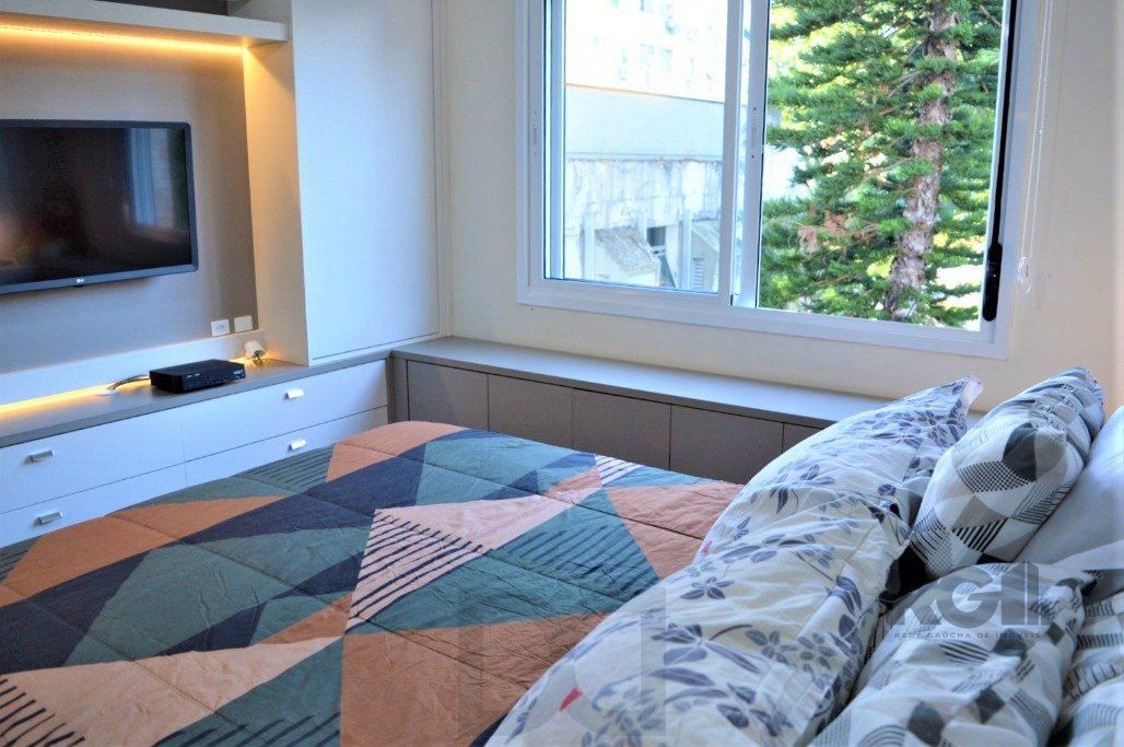 Excelente apartamento 2 dorm. sendo 1 suite, com terraço, churrasqueira, semimobiliado - 1 vaga dupla - Bairro Cidade Baixa — foto 41