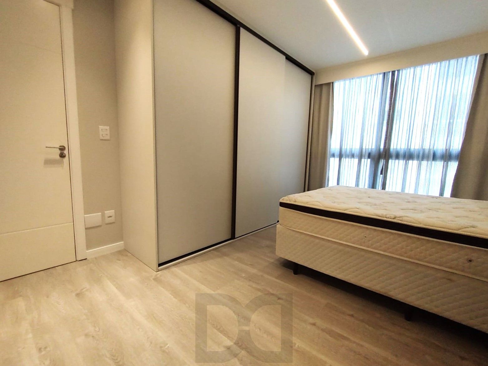Lindo Duplex 2 dormitórios todo reformado na Dona Laura — foto 60
