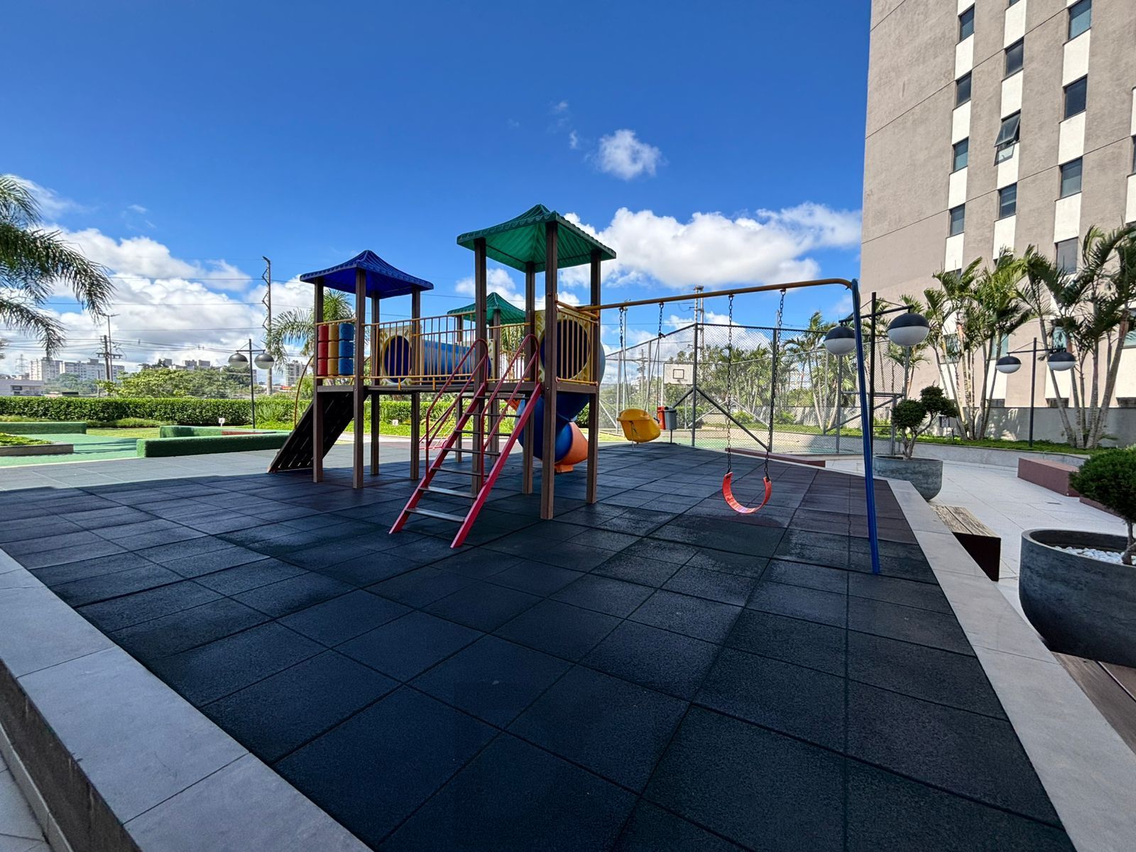 Excelente apartamento 3 dormitórios semimobiliado com vaga no ICON — foto 14