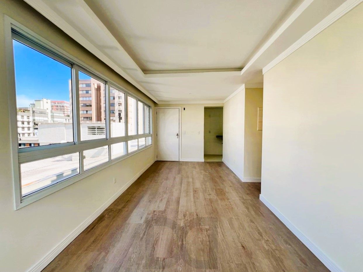 Apartamento 2 dormitórios com suíte, vaga dupla e elevador no Bairro Auxiliadora. — foto 14