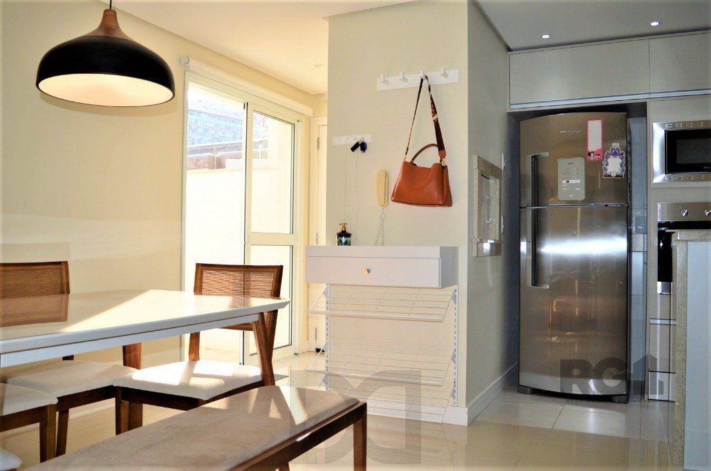 Excelente apartamento 2 dorm. sendo 1 suite, com terraço, churrasqueira, semimobiliado - 1 vaga dupla - Bairro Cidade Baixa — foto 24