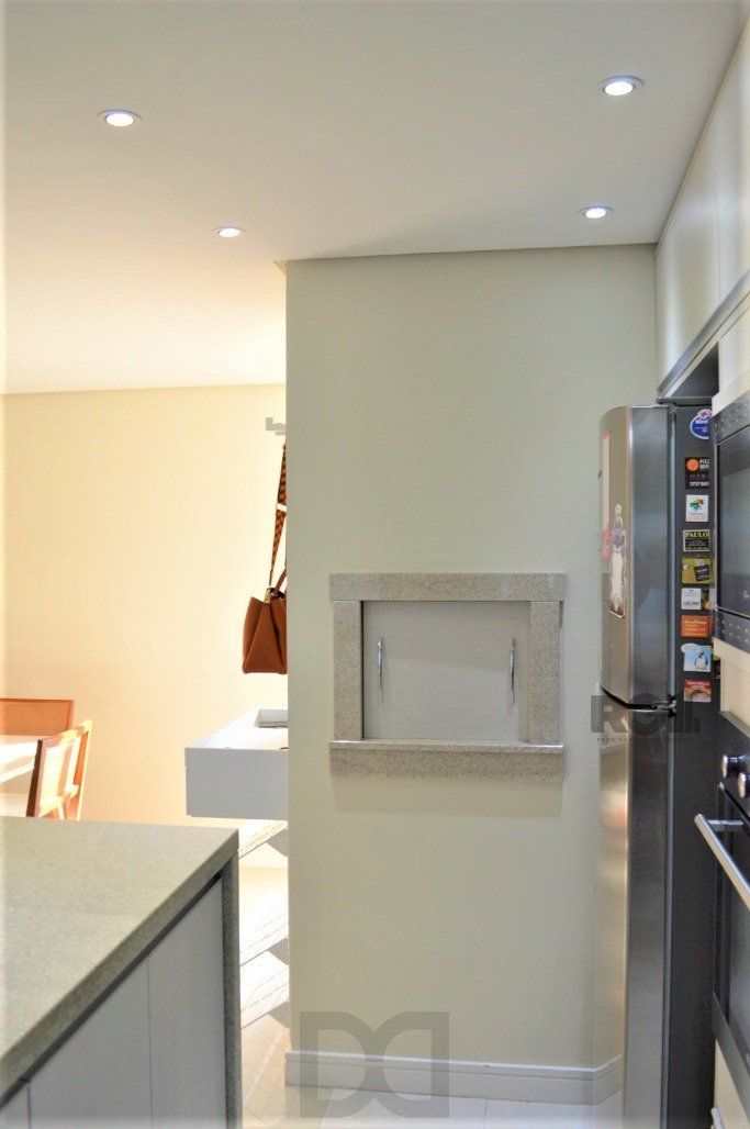 Excelente apartamento 2 dorm. sendo 1 suite, com terraço, churrasqueira, semimobiliado - 1 vaga dupla - Bairro Cidade Baixa — foto 34