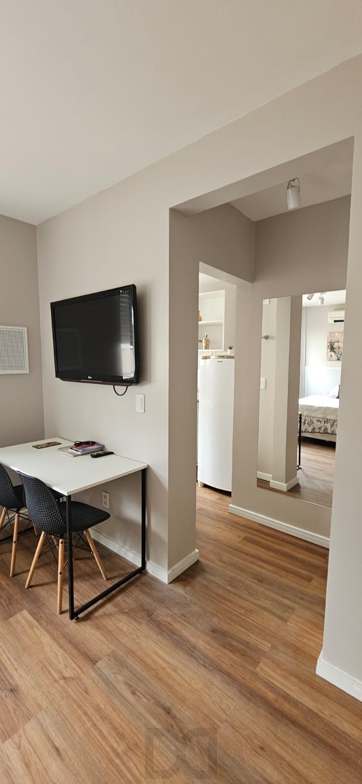STUDIO REFORMADO E MOBILIADO NO CENTRO HISTÓRICO DE PORTO ALEGRE — foto 8