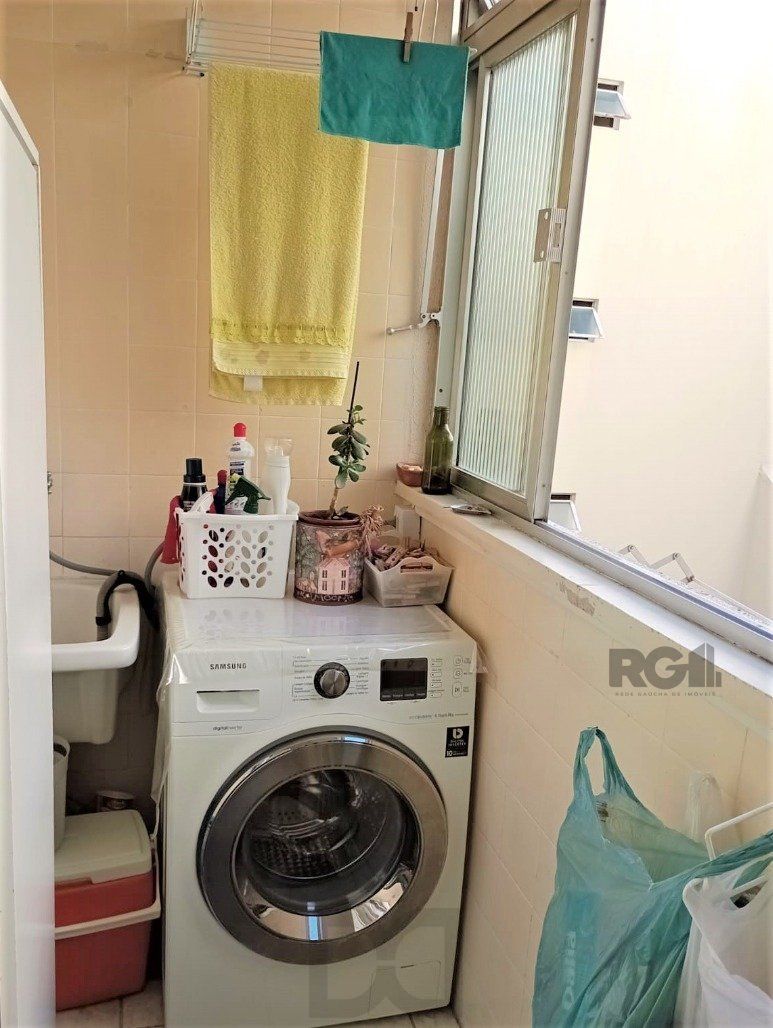 ótimo apartamento 2 dormitórios com sacada e 1 vaga de garagem coberta por convenção. — foto 11