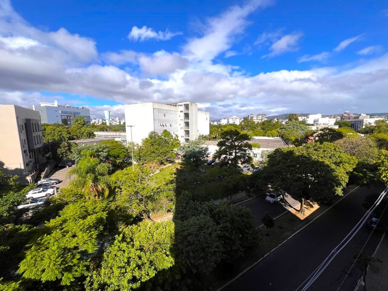 Apartamento 3 dormitórios em Frente a Faculdade de Odonto e Hosp. Clínicas — foto 39