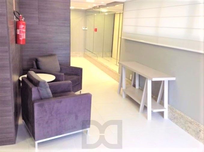 Apartamento 2 dormitórios com suíte, vaga dupla e elevador no Bairro Auxiliadora. — foto 7