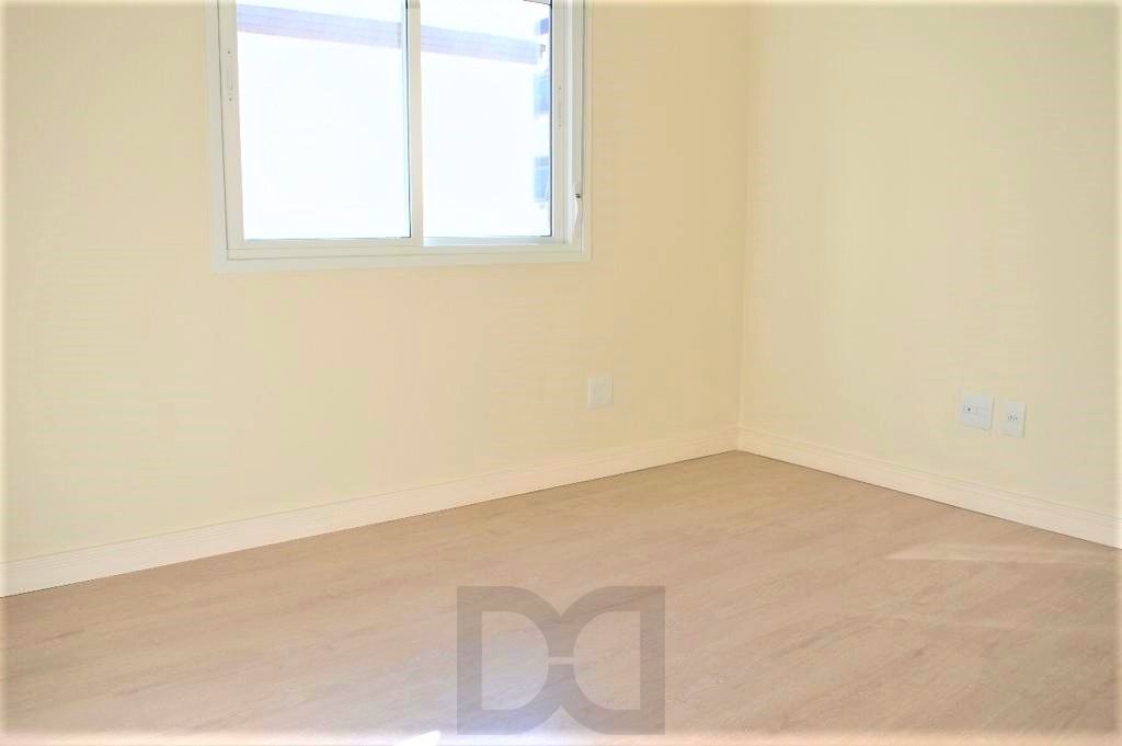Apartamento 2 dormitórios com 1 suíte e box duplo de garagem no bairro Auxiliadora . — foto 17