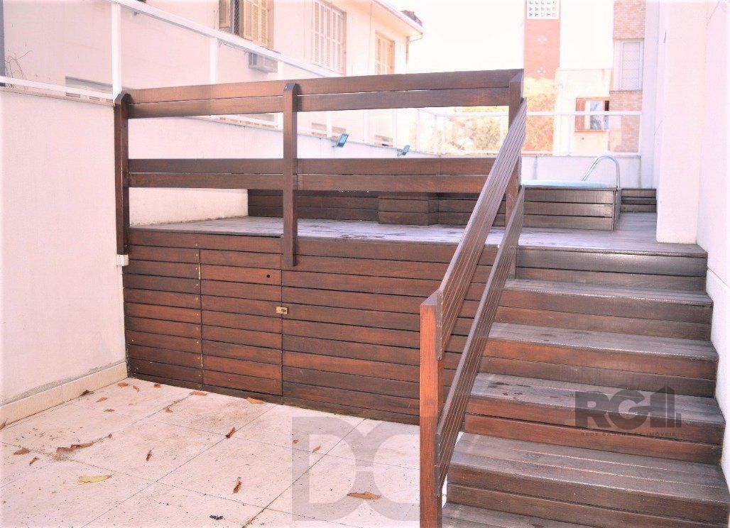 Excelente apartamento 2 dorm. sendo 1 suite, com terraço, churrasqueira, semimobiliado - 1 vaga dupla - Bairro Cidade Baixa — foto 14