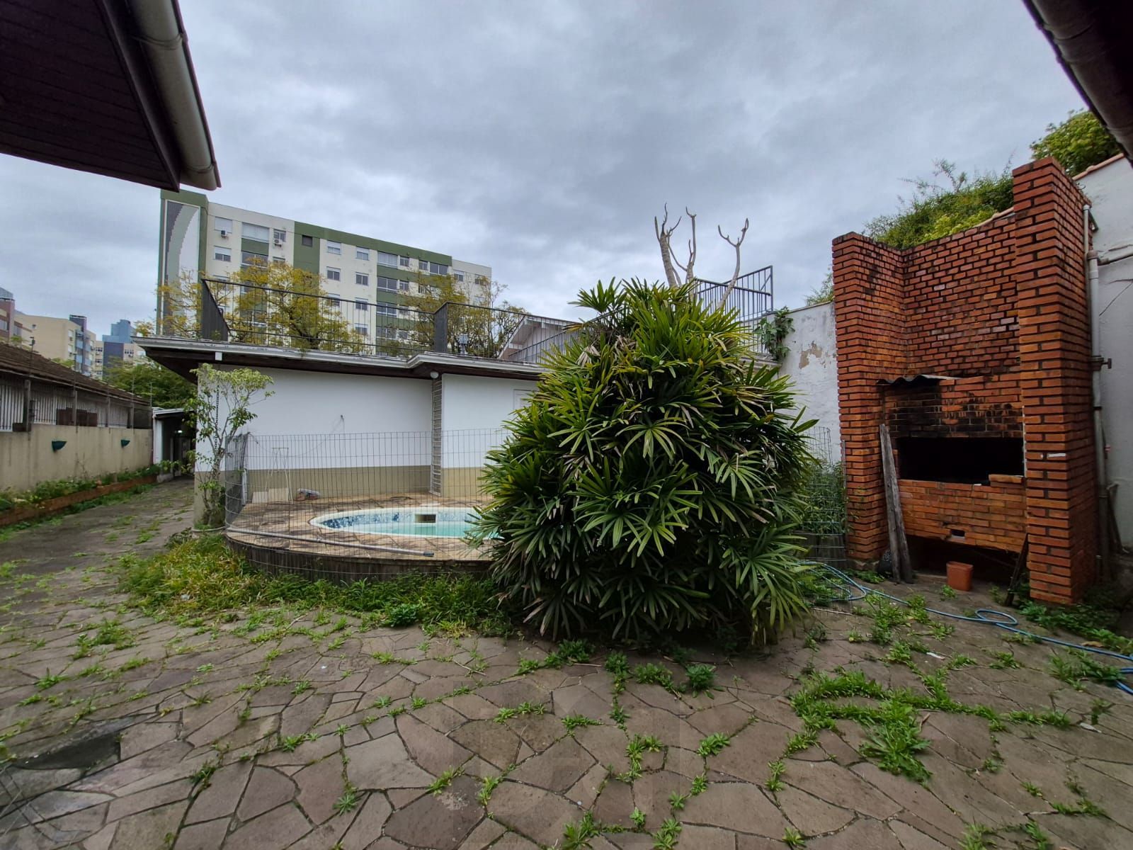 Casa 3 Dormitórios à venda com Piscina na Rua Carumbé - Porto Alegre - RS — foto 19