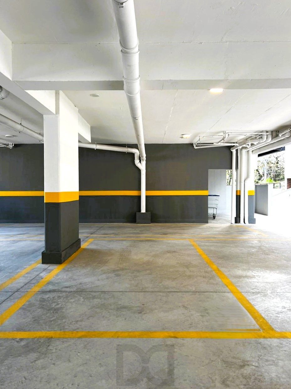 Vaga de garagem coberta