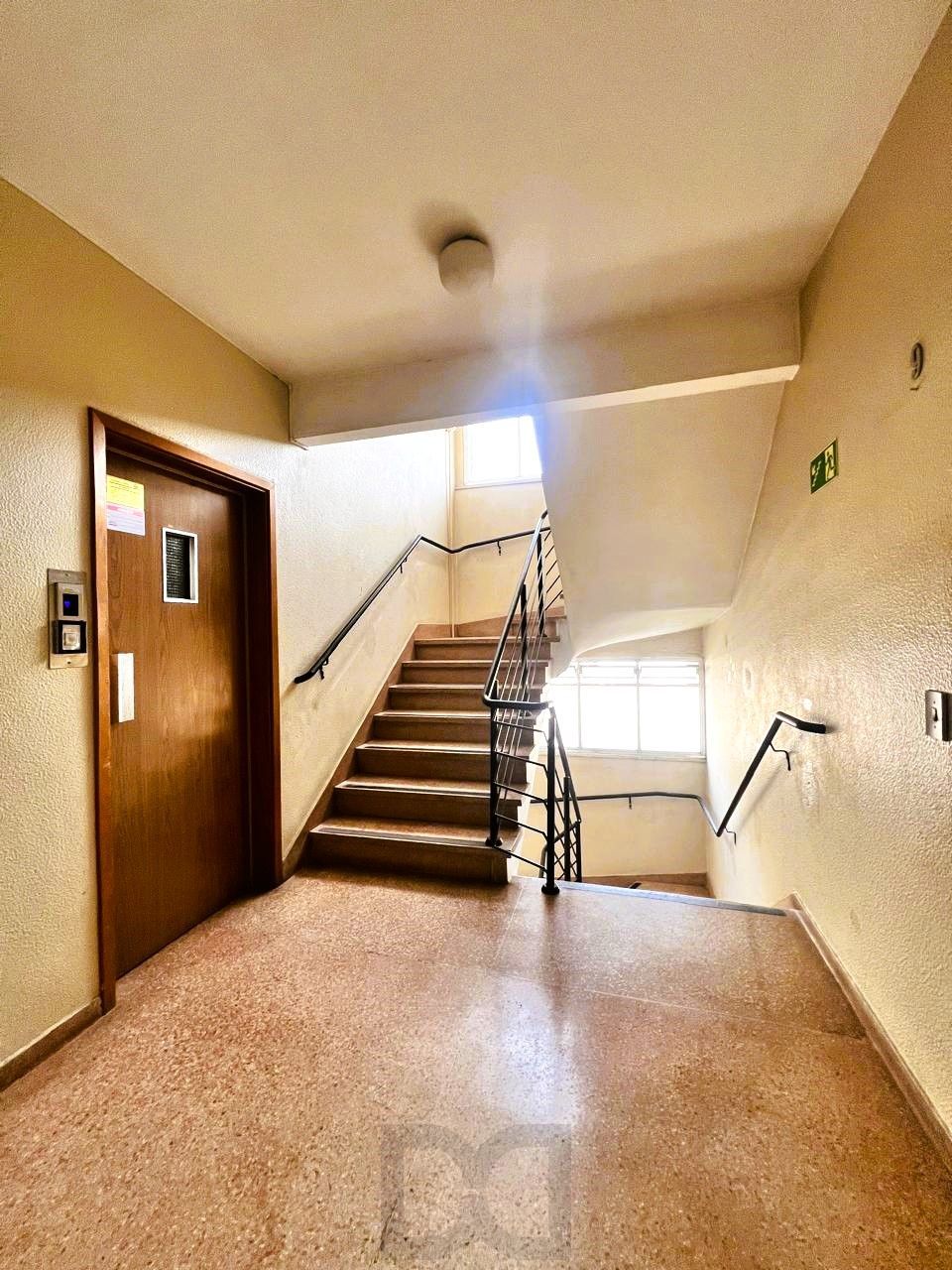 Corredor do predio-elevador