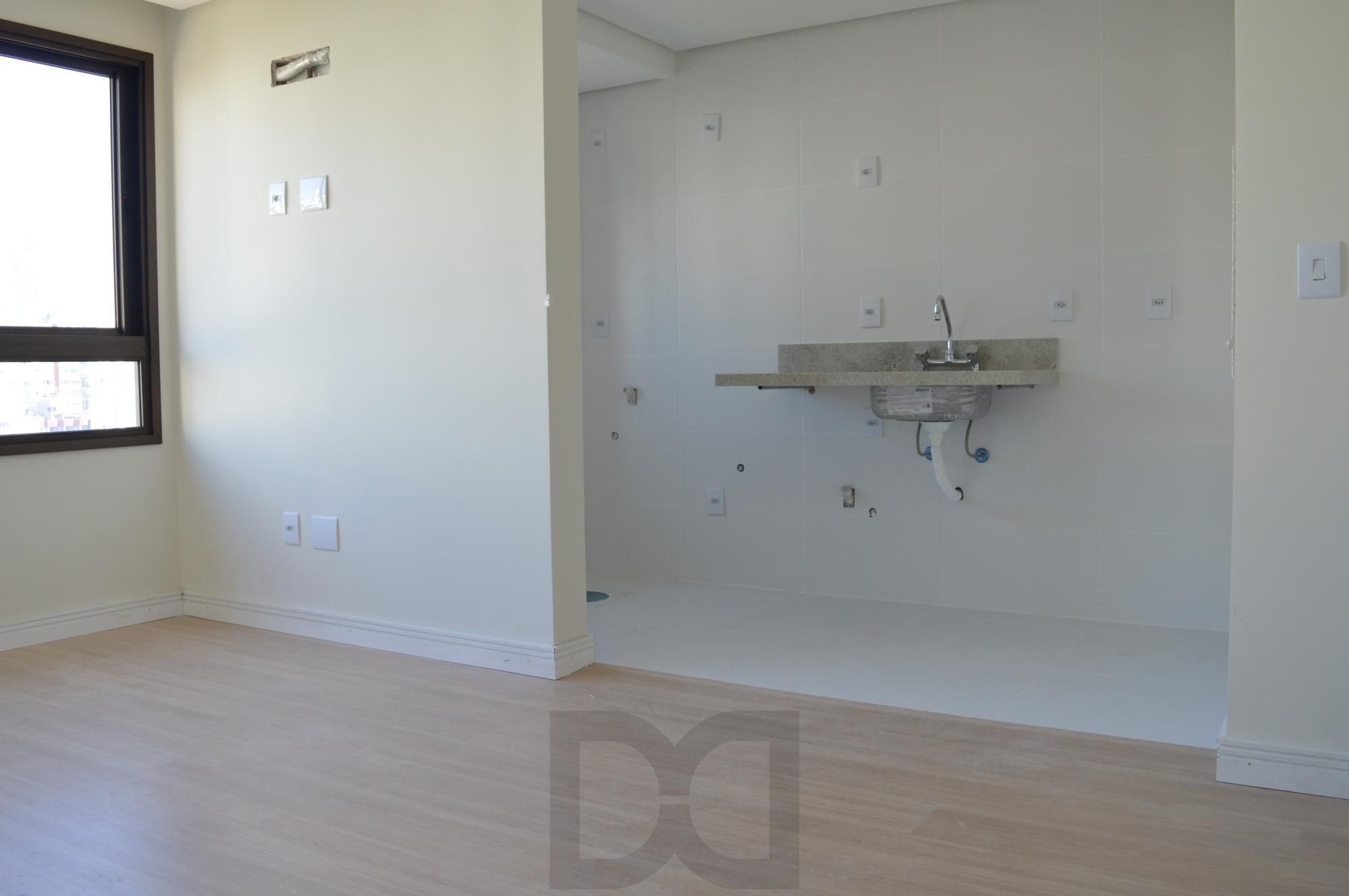 Excelente Apto. 2 dormitórios, 1 suíte, churrasqueira e linda vista no Mont'Serrat. — foto 16
