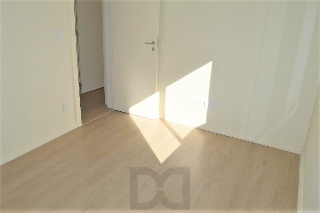 Apartamento 2 dormitórios com 1 suíte e box duplo de garagem no bairro Auxiliadora . — foto 16