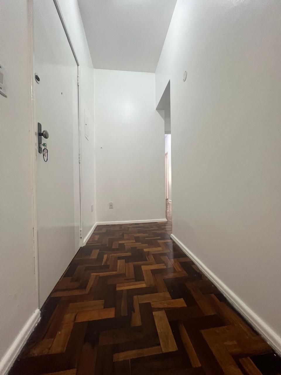 Porta de entrada do apartamento