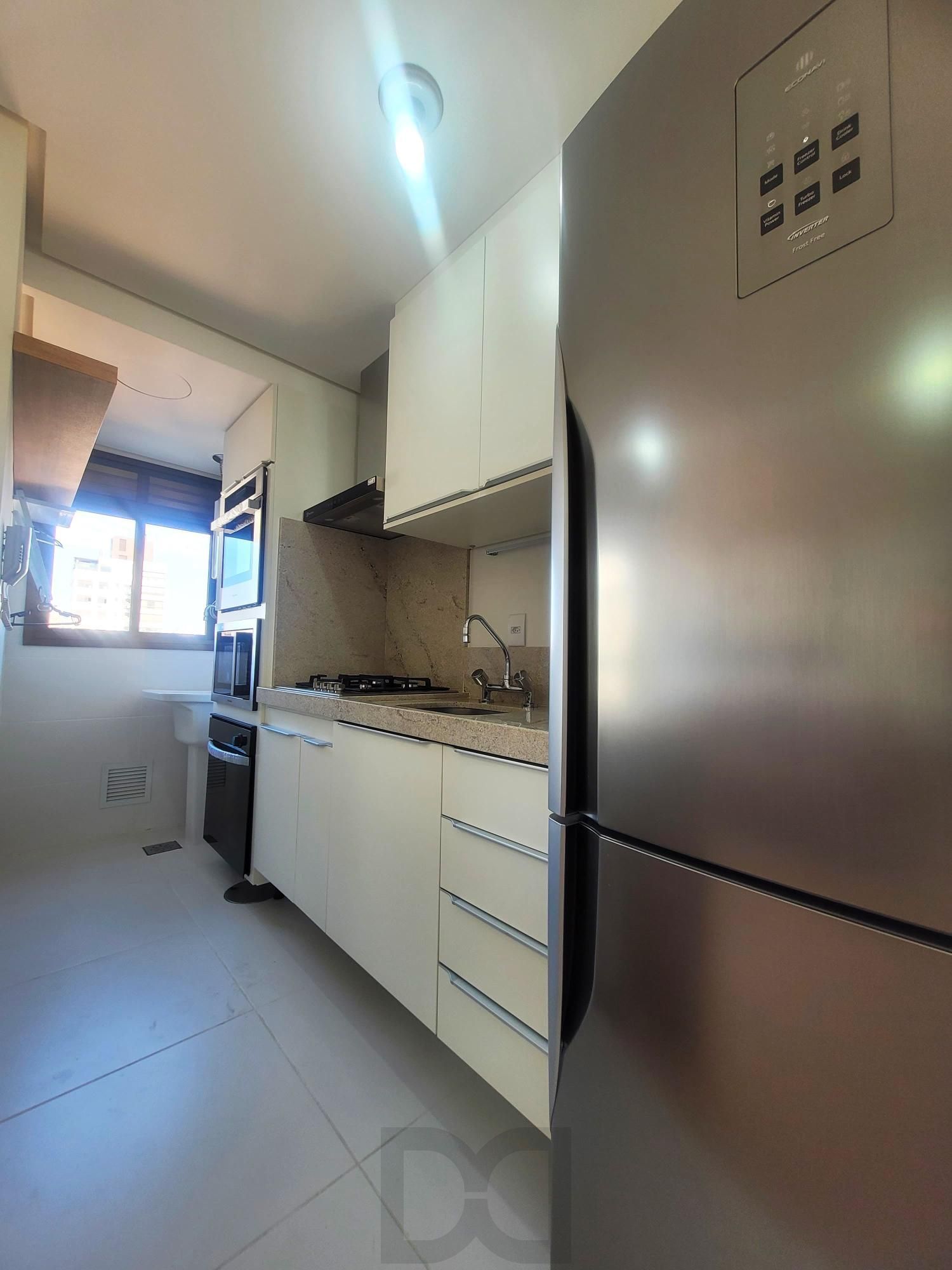 Excelente apartamento 2 dormitórios semi mobiliado no Mont`t Serrat — foto 25