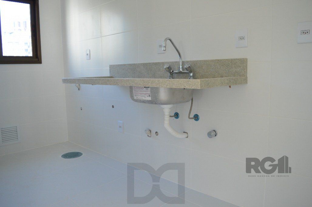 Lindo apartamento 2 dormitórios com 2 suítes, lavabo, vaga de garagem, amplo living 2 ambientes e cozinha com churrasqueira. — foto 24