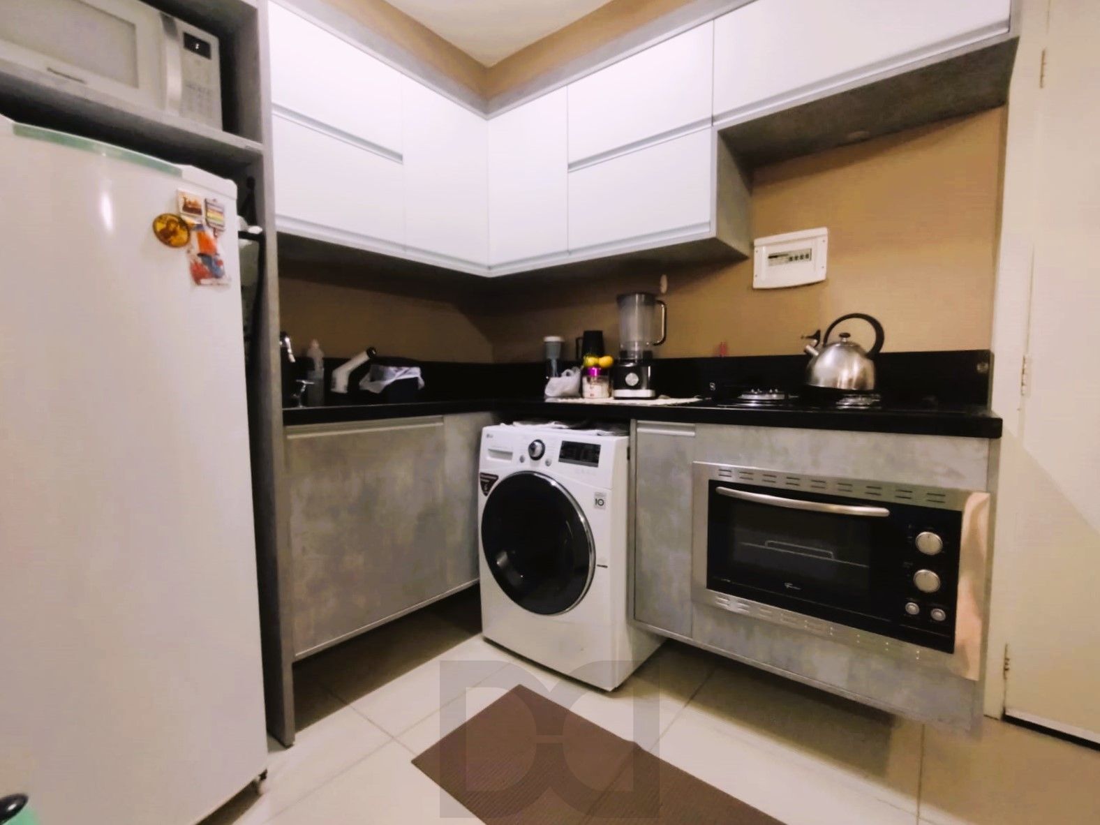Cozinha totalmente mobiliada