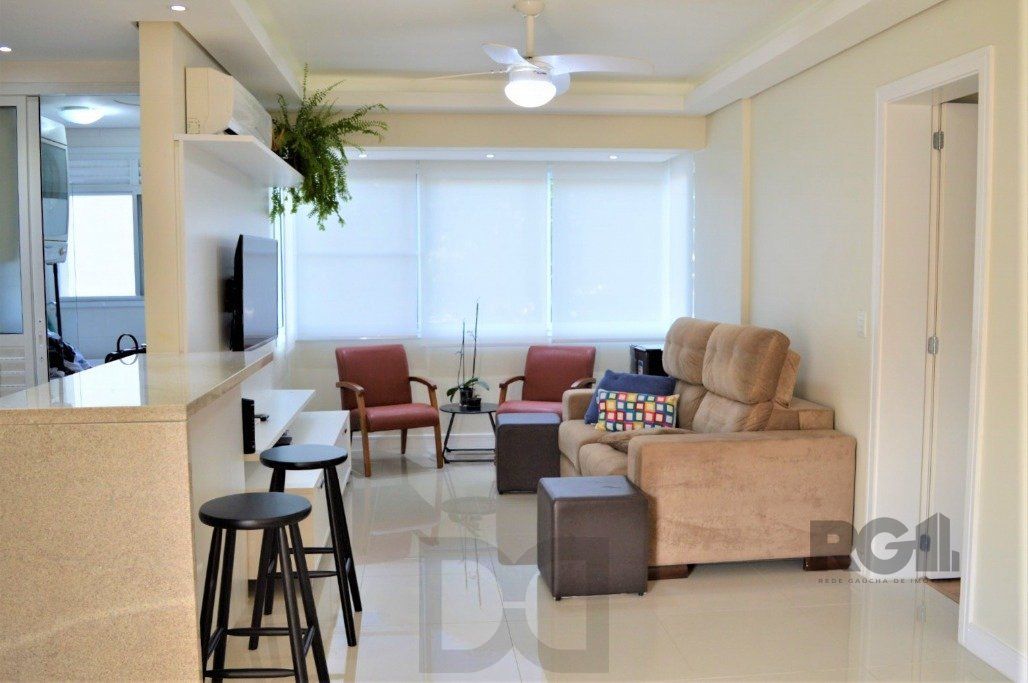 Excelente apartamento 2 dorm. sendo 1 suite, com terraço, churrasqueira, semimobiliado - 1 vaga dupla - Bairro Cidade Baixa — foto 17