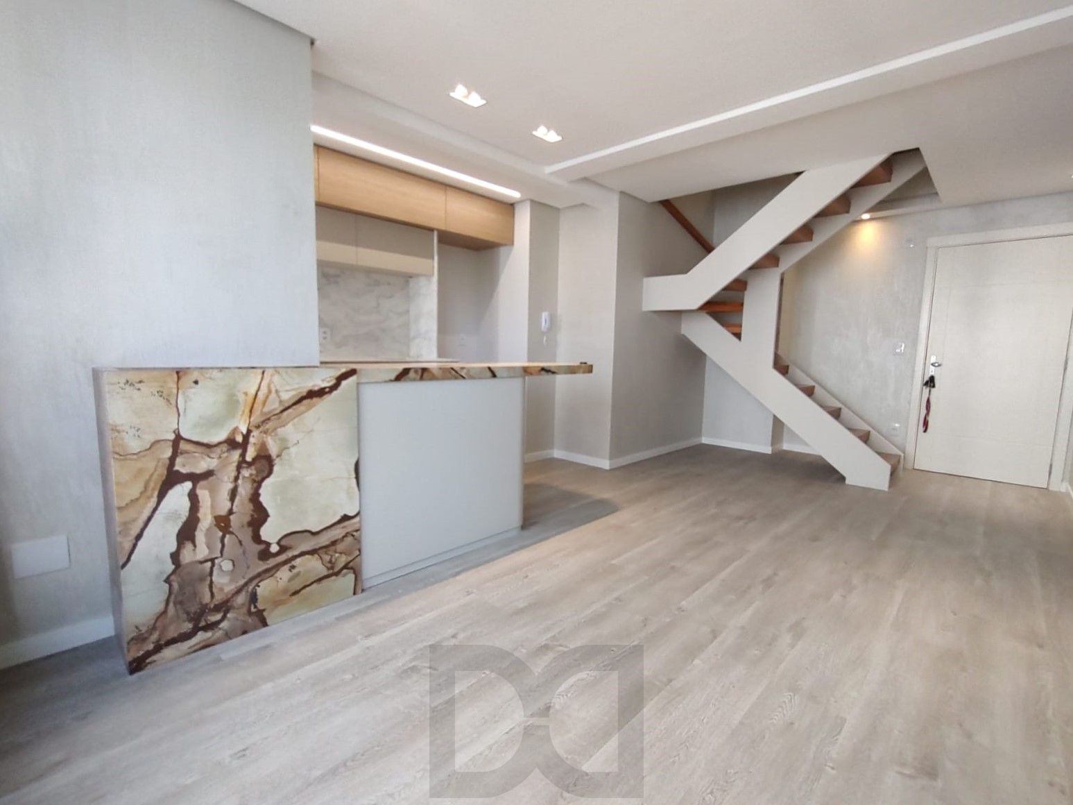 Lindo Duplex 2 dormitórios todo reformado na Dona Laura — foto 13