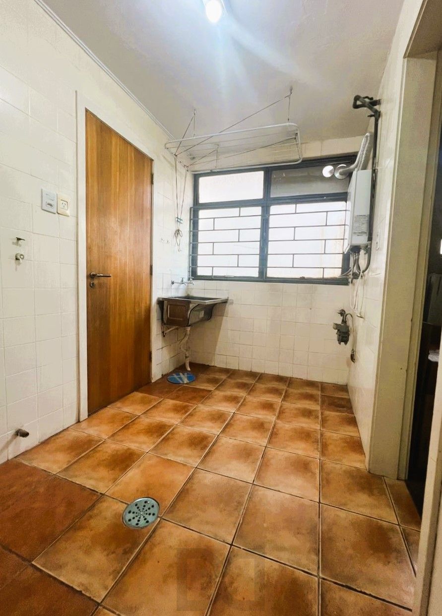 área de serviço ampla