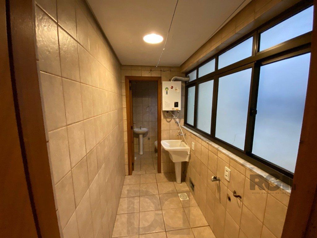 Amplo apartamento de 2 dormitórios no Petrópolis — foto 7