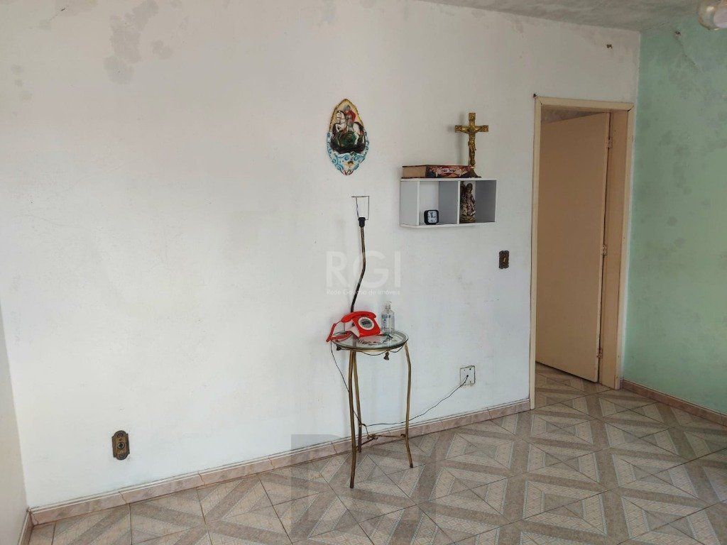 CASA COM CHURRASQUEIRA E GARAGEM PARA 2 CARROS — foto 8