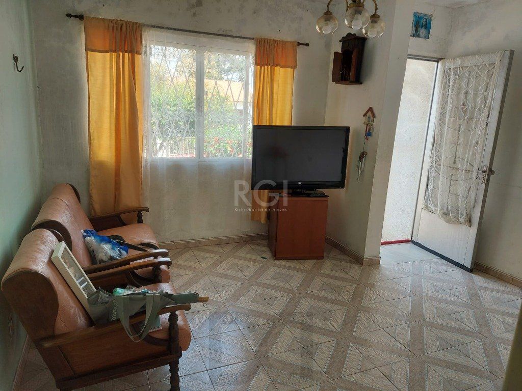 CASA COM CHURRASQUEIRA E GARAGEM PARA 2 CARROS — foto 7