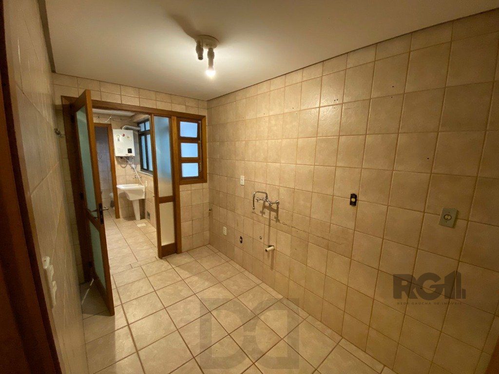 Amplo apartamento de 2 dormitórios no Petrópolis — foto 4