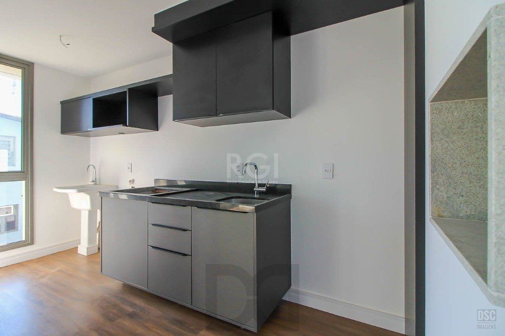 Semi mobiliado 2 quartos (1 suíte) e 1 vaga. Infra completa e ótima localização — foto 6