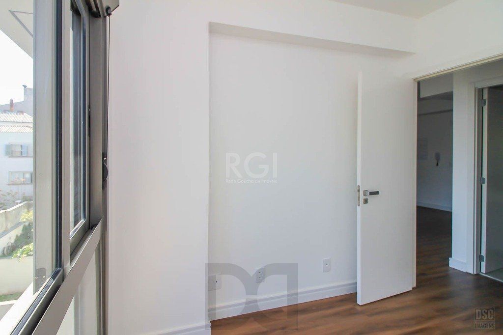 Semi mobiliado 2 quartos (1 suíte) e 1 vaga. Infra completa e ótima localização — foto 18