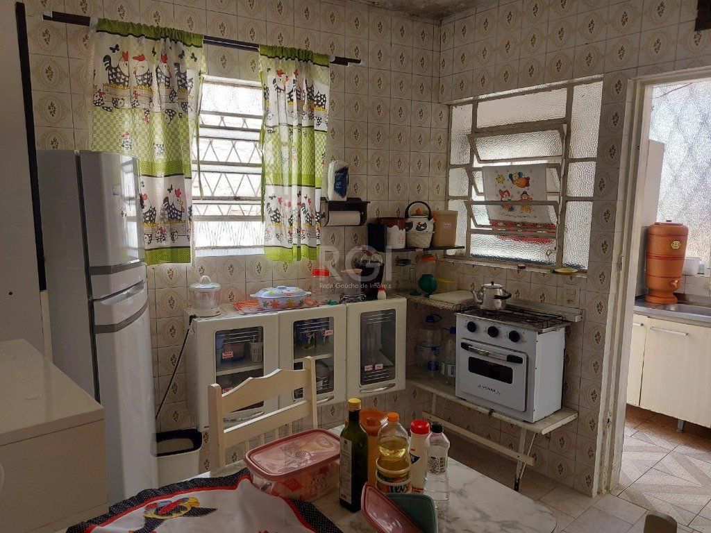 CASA COM CHURRASQUEIRA E GARAGEM PARA 2 CARROS — foto 10