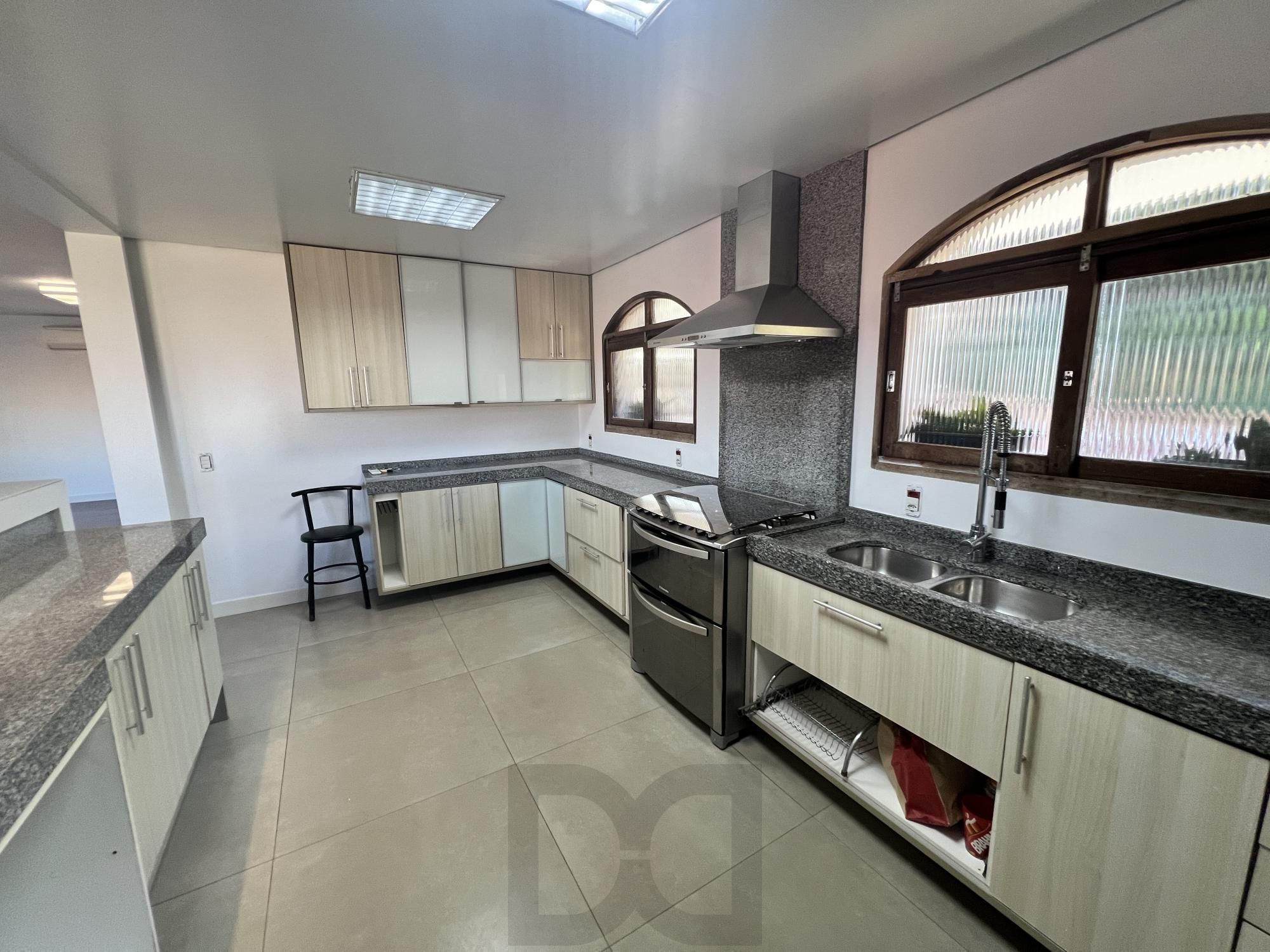 Belíssima casa no Bairro Tristeza com 645m² — foto 6