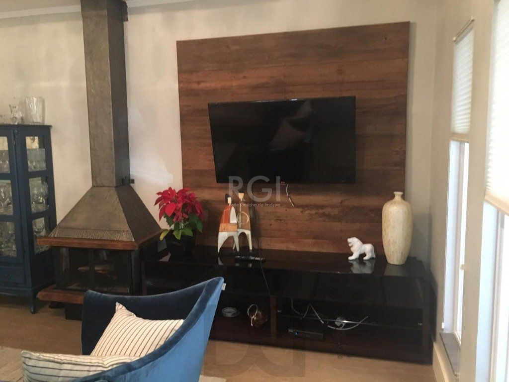 Casa para Venda - 230m², 3 dormitórios, sendo 3 suites, 3 vagas - Chácara das Pedras — foto 4
