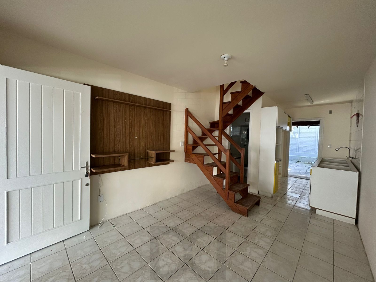Casa em condomínio fechado em excelente localização — foto 2