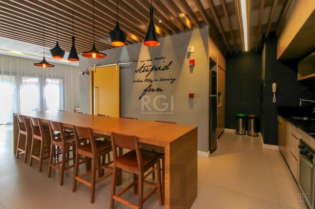 Semi mobiliado 2 quartos (1 suíte) e 1 vaga. Infra completa e ótima localização — foto 32
