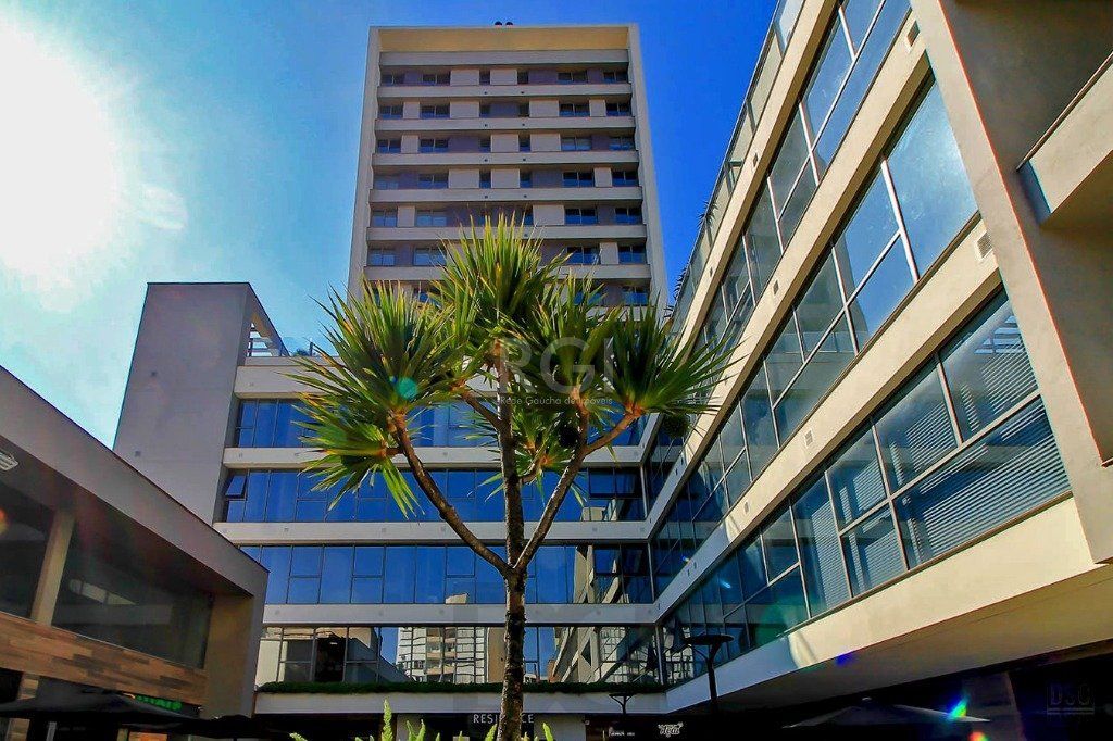 Semi mobiliado 2 quartos (1 suíte) e 1 vaga. Infra completa e ótima localização — foto 37