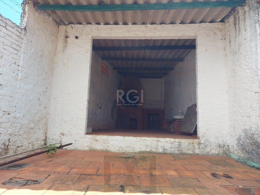CASA COM CHURRASQUEIRA E GARAGEM PARA 2 CARROS — foto 23