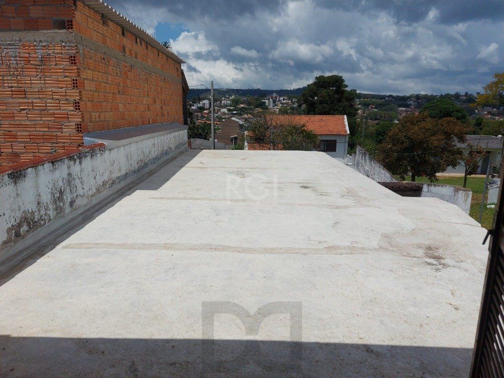 CASA COM CHURRASQUEIRA E GARAGEM PARA 2 CARROS — foto 17