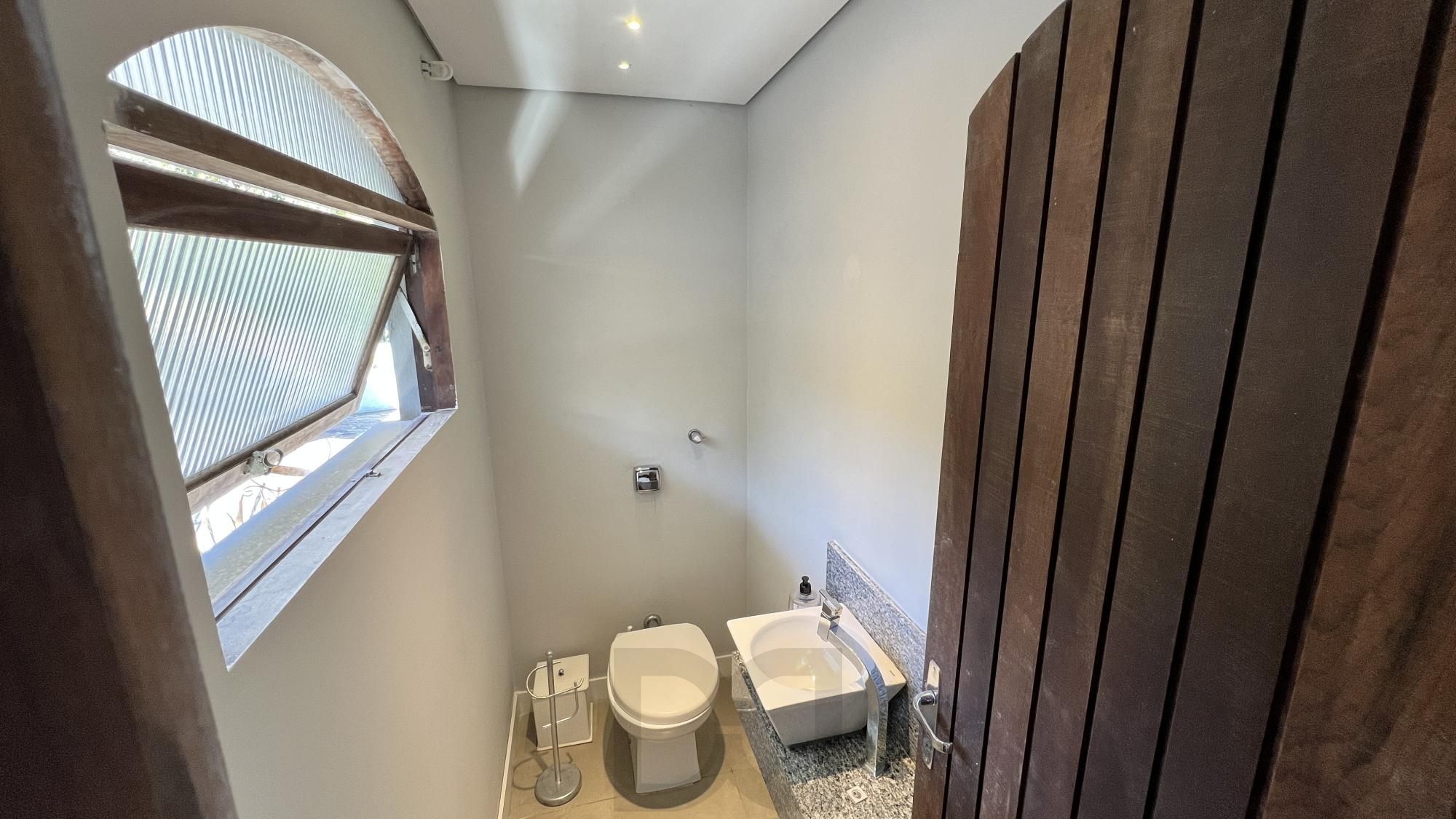 Belíssima casa no Bairro Tristeza com 645m² — foto 18