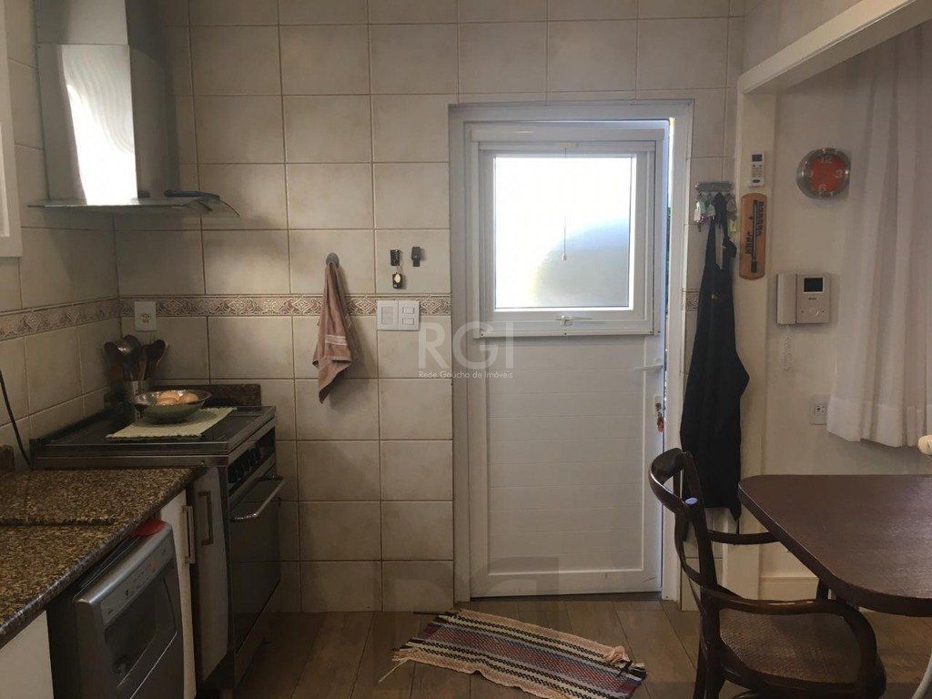 Casa para Venda - 230m², 3 dormitórios, sendo 3 suites, 3 vagas - Chácara das Pedras — foto 16