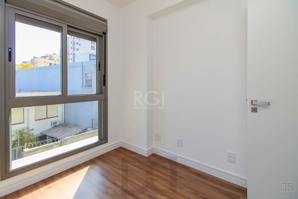 Semi mobiliado 2 quartos (1 suíte) e 1 vaga. Infra completa e ótima localização — foto 17