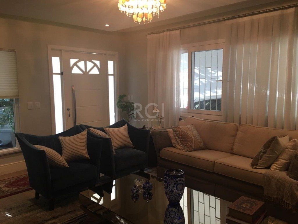 Casa para Venda - 230m², 3 dormitórios, sendo 3 suites, 3 vagas - Chácara das Pedras — foto 2