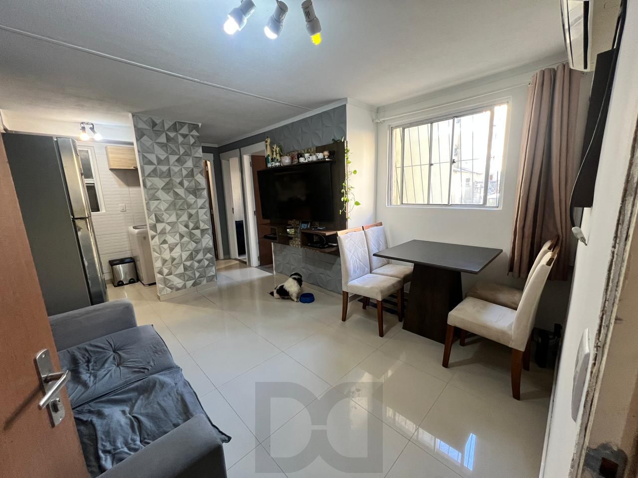 Apartamento Térreo com 2 dormitórios Semi Mobiliado — foto 1