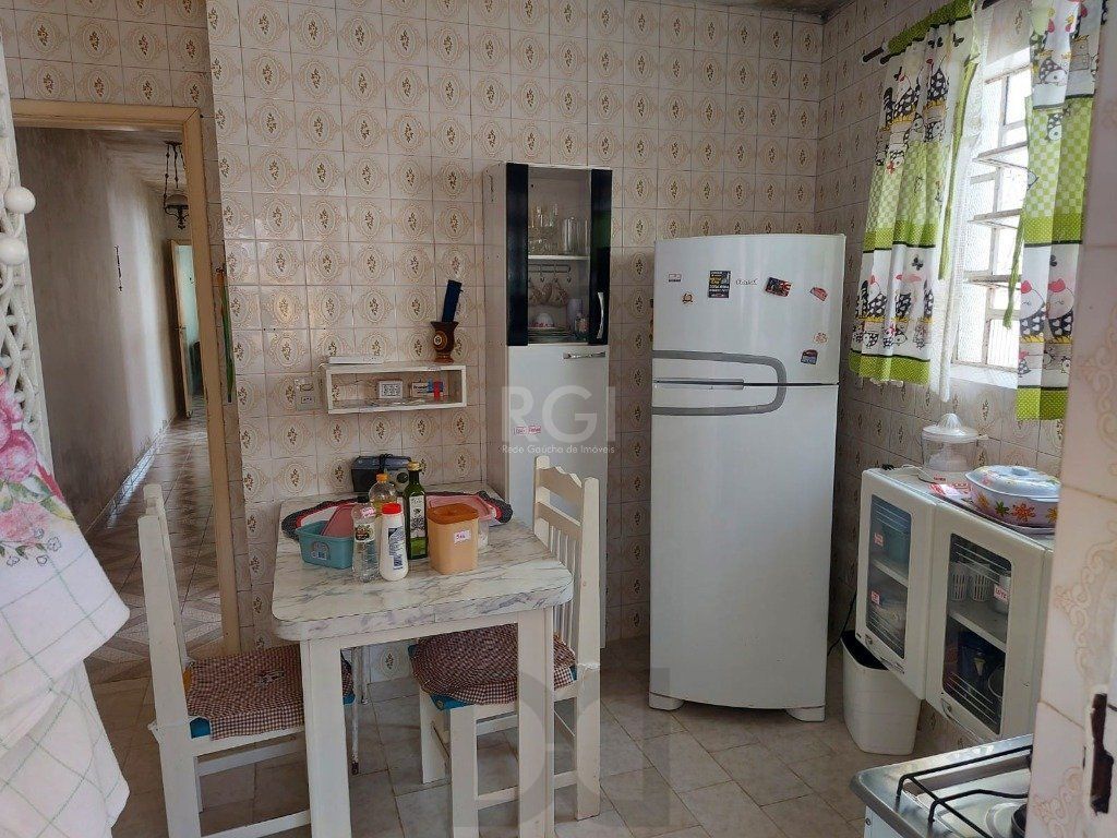 CASA COM CHURRASQUEIRA E GARAGEM PARA 2 CARROS — foto 11