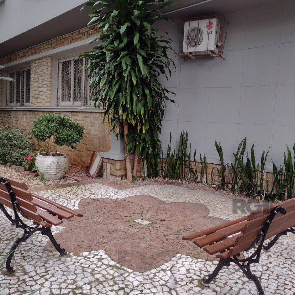 Apartamento no bairro Auxiliadora de 2 dormitórios ( 1 suíte) — foto 10