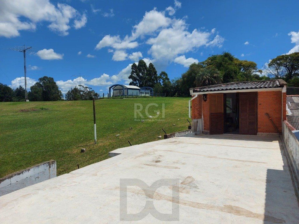CASA COM CHURRASQUEIRA E GARAGEM PARA 2 CARROS — foto 16