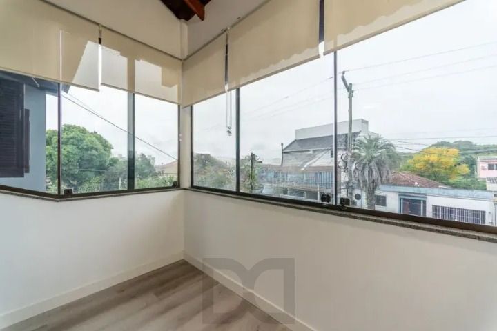 Casa 4 quartos com 233 m2 — foto 3