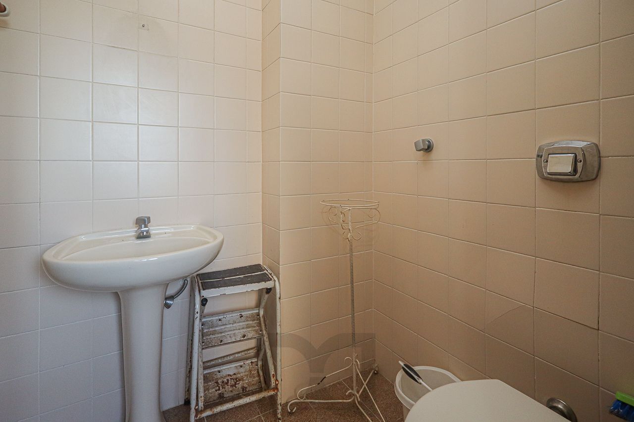 02 quartos no Bairro Higienópolis com Churrasqueira, Garagem e elevador — foto 30