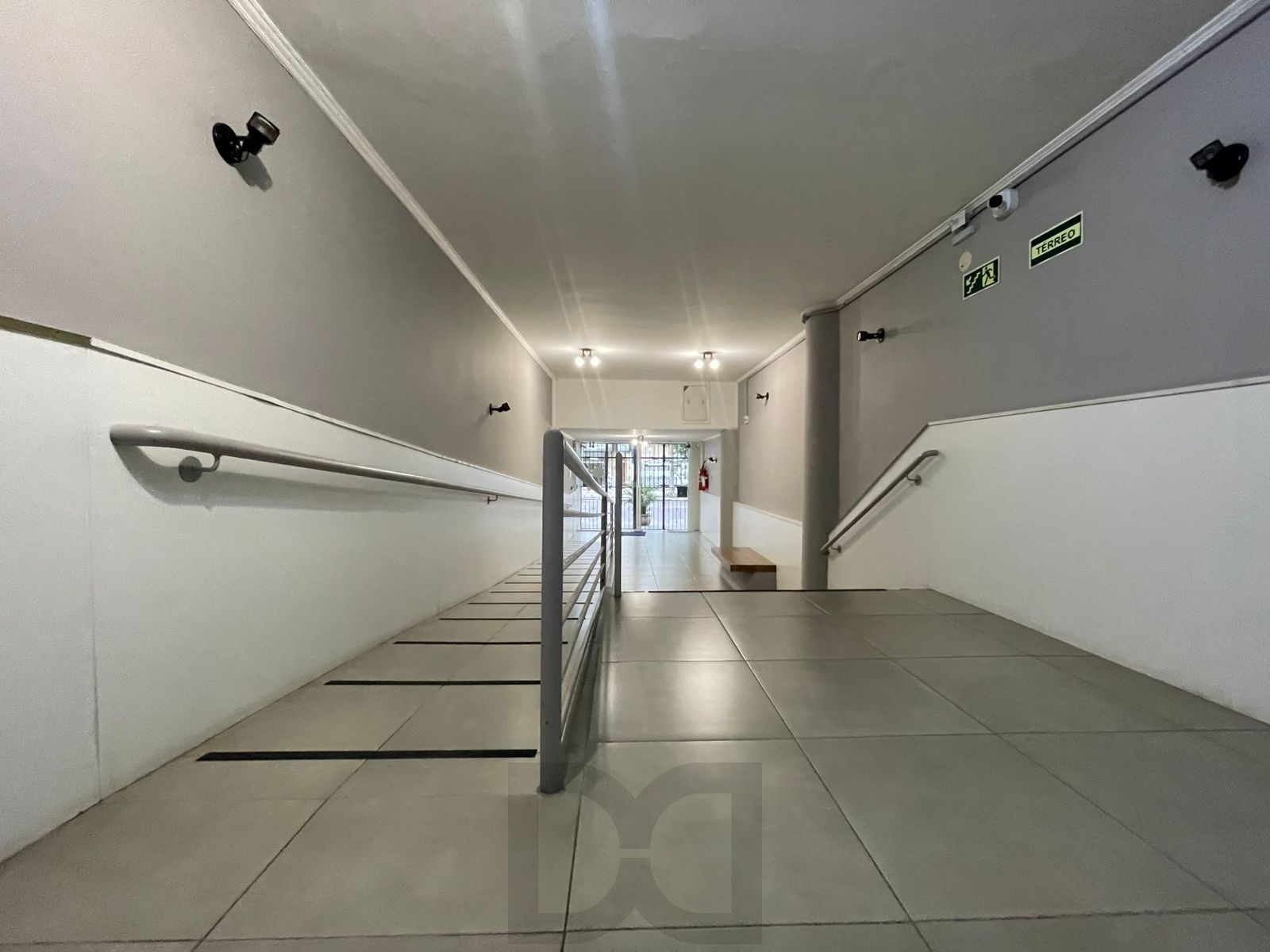 Apartamento 2 quartos com sacada. — foto 4